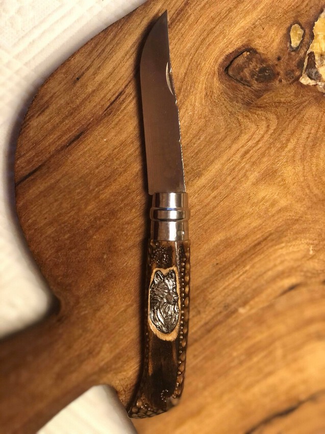 Couteau customis&eacute; TETE DE LOUP